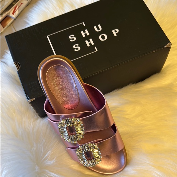 ShuShop Pink Sandals with Sunburst Embellishment - Picture 5 of 8